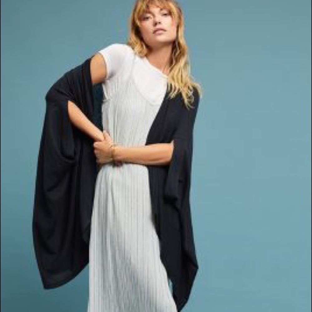 Akemi+Kin Wrap Cardigan OS